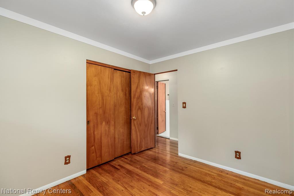 4211 WOODMONT Drive, Waterford, MI 48329 — Photo 15