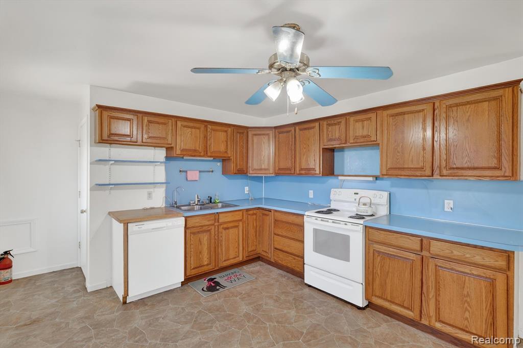 1392 Winfield Drive, Swartz Creek, MI 48473 — Photo 10