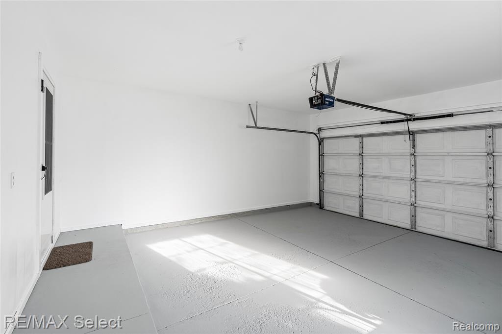 5059 Sandalwood Drive, Grand Blanc, MI 48439 — Photo 24