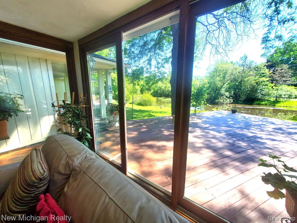 5535 WILLOW VALLEY Drive, West Bloomfield, MI — Photo 24