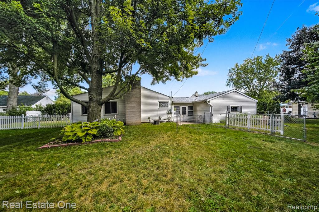 620 S Webik Avenue, Clawson, MI — Photo 4