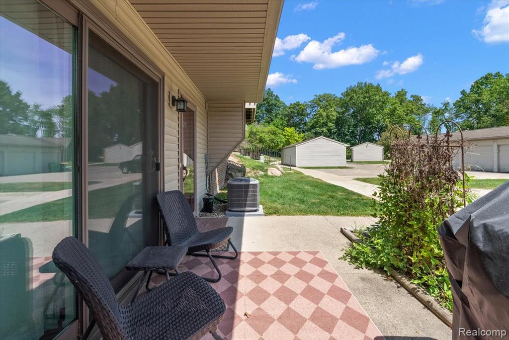 399 Spring Brooke Drive, Brighton, MI 48116 — Photo 7