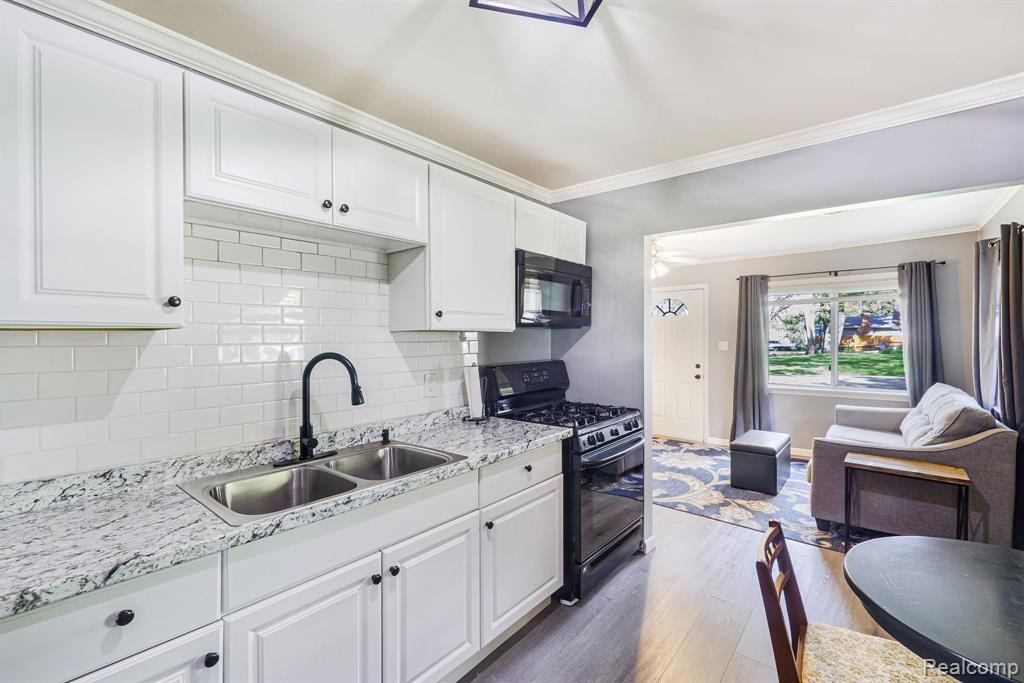 4120 Bunker Avenue, West Bloomfield, MI 48323 — Photo 14