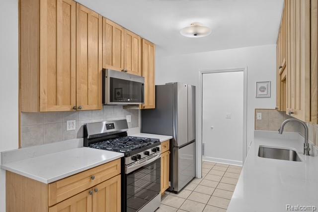 921 Raymond Street, Ann Arbor, MI 48103 — Photo 24