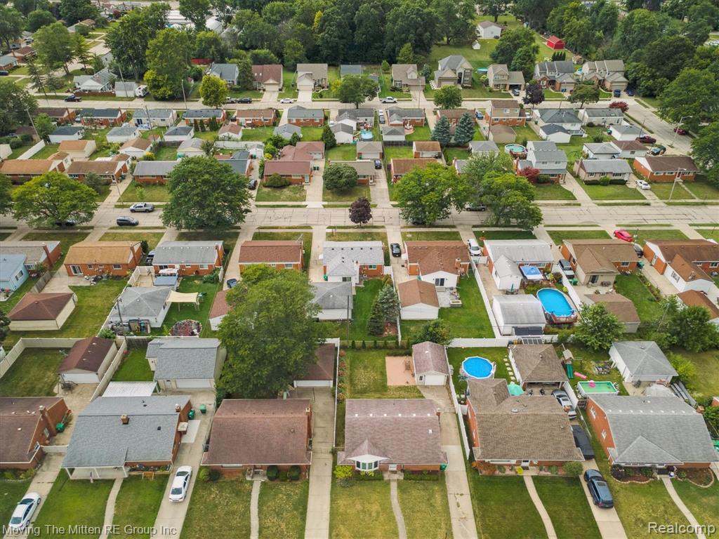6484 Huntleigh Street, Garden City, MI — Photo 52