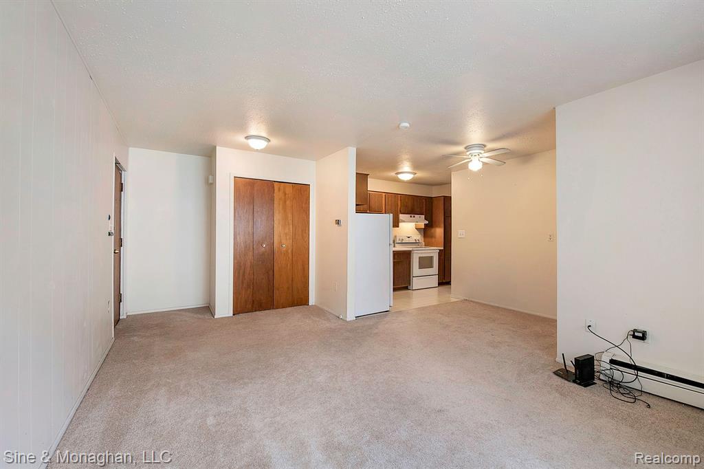 525 E WOODLAND ST APT B, Ferndale, MI 48220 — Photo 6