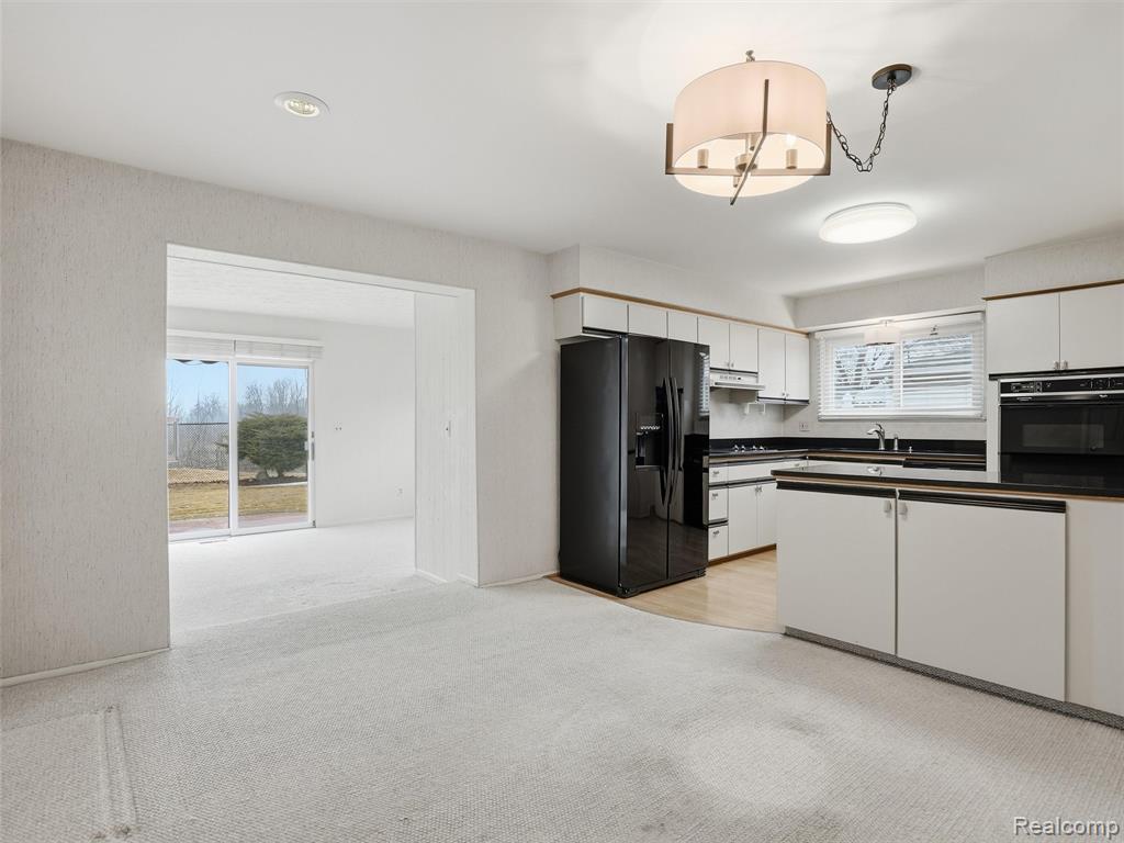 7697 Carrousel Boulevard, Westland, MI — Photo 29
