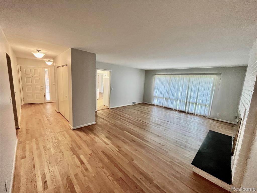 6901 WOODBANK Drive, Bloomfield Hills, MI — Photo 3