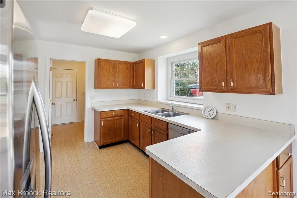7364 GREEN MEADOW Lane, Canton, MI 48187 — Photo 15