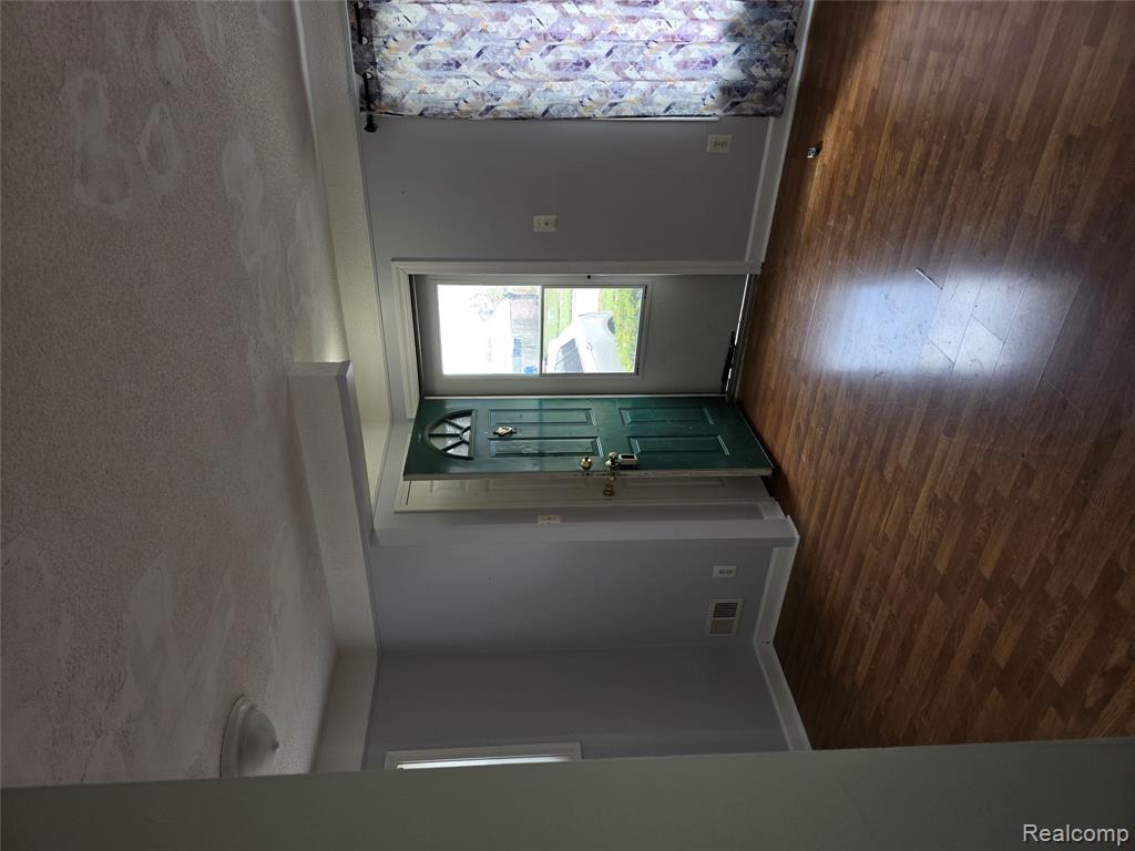 140 HUBBARD Street, Garden City, MI, 00000