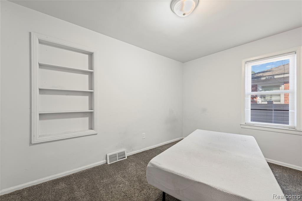 9627 Merriman Road, Livonia, MI 48150 — Photo 17