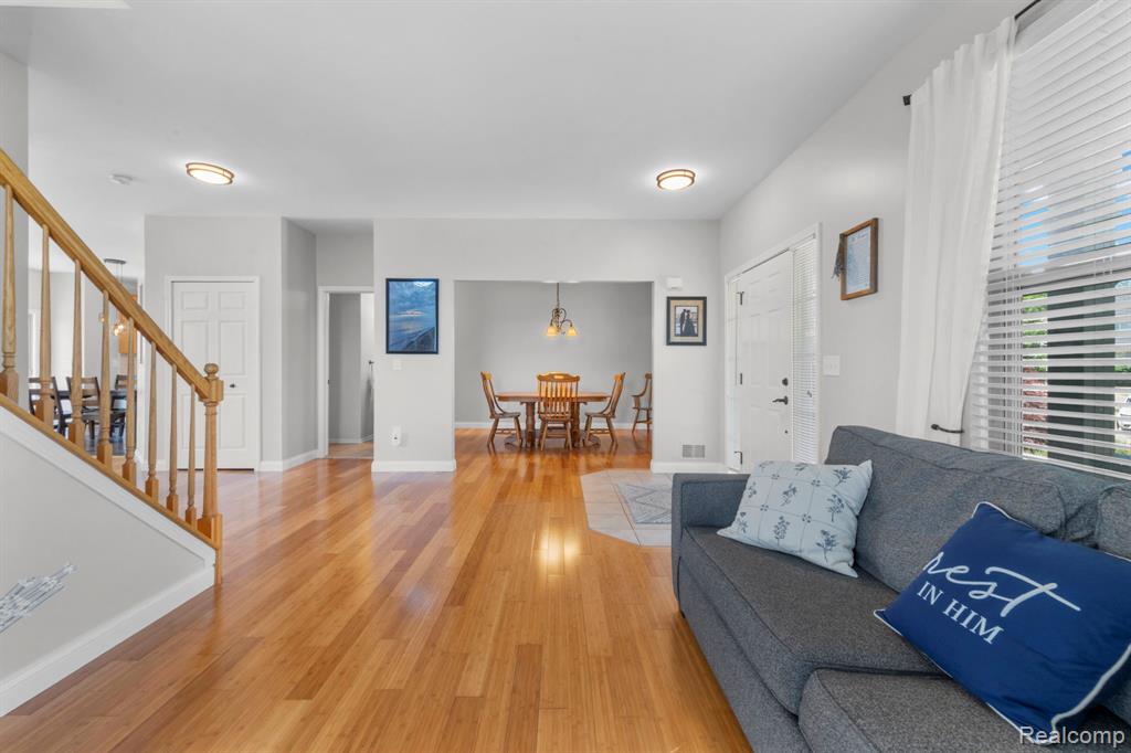 981 Coventry Court, Oxford, MI 48371 — Photo 18