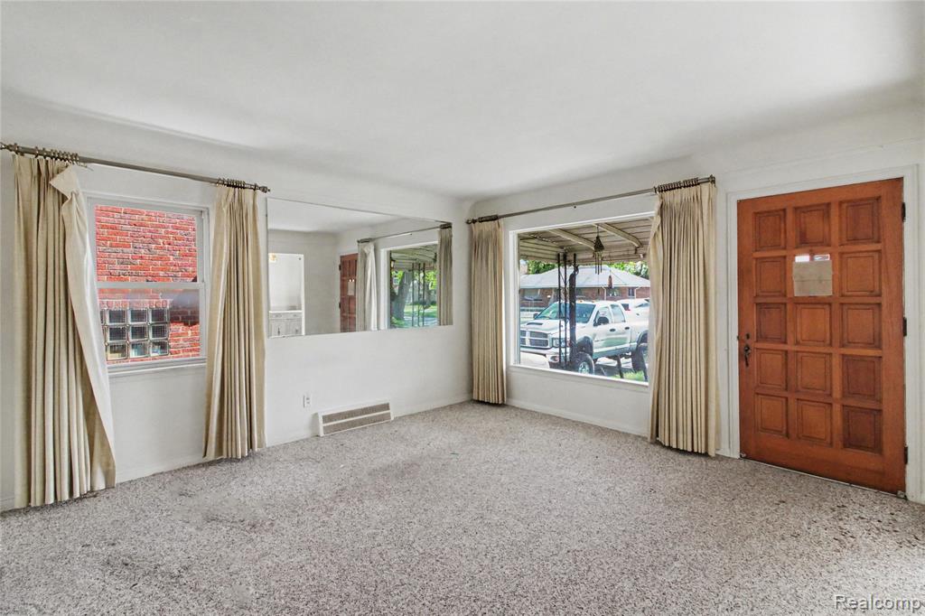 8103 Virgil Street, Dearborn Heights, MI 48127 — Photo 5