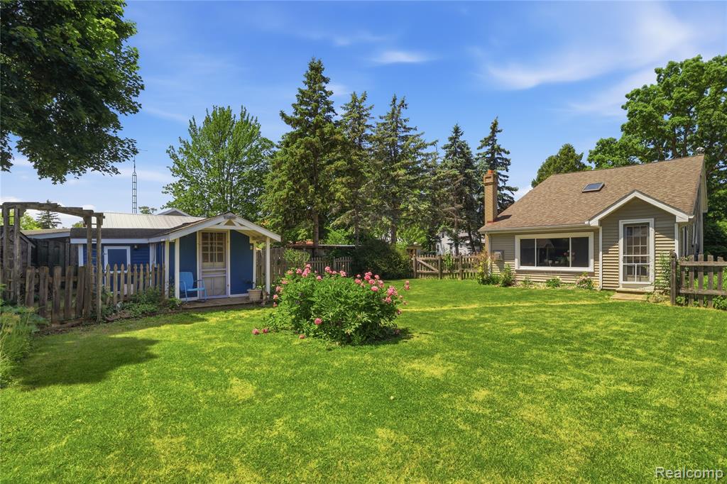 208 Flushing Street, Gaines Vlg, MI 48436 — Photo 5