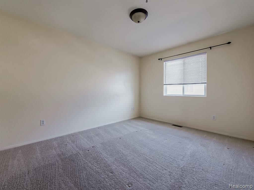 642 LYDIA Lane, Pontiac, MI 48341 — Photo 16