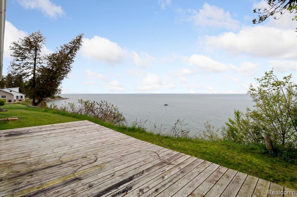 1515 LAKESIDE Drive, Harbor Beach, MI 48441 — Photo 23