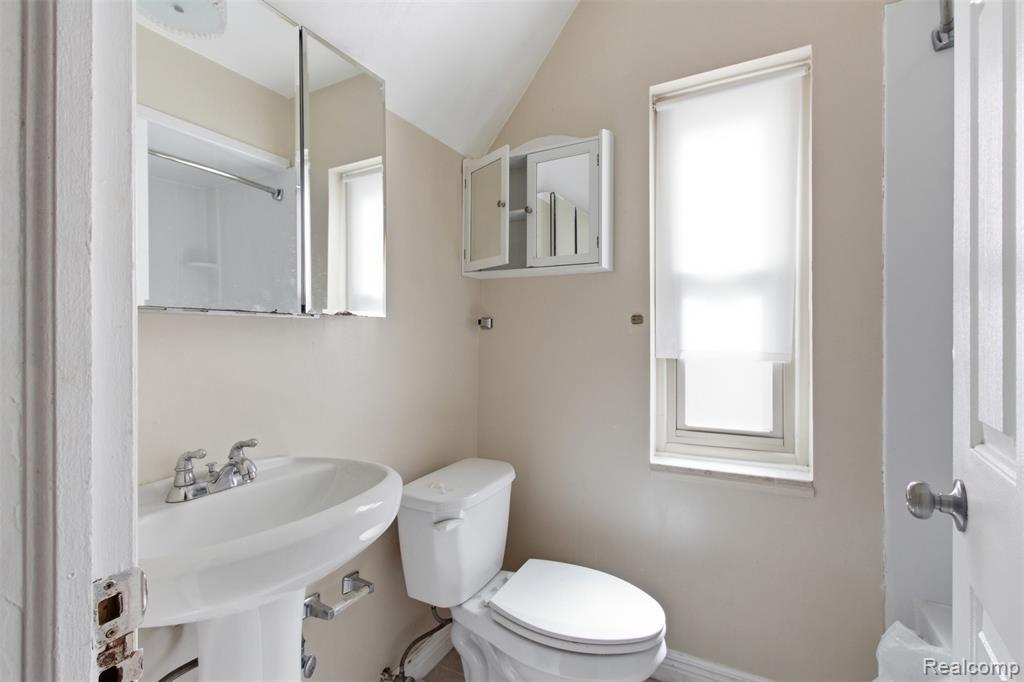 17206 Snowden Street, Detroit, MI 48235 — Photo 11