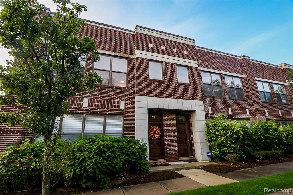 52 W Bethune Street, Detroit, MI 48202