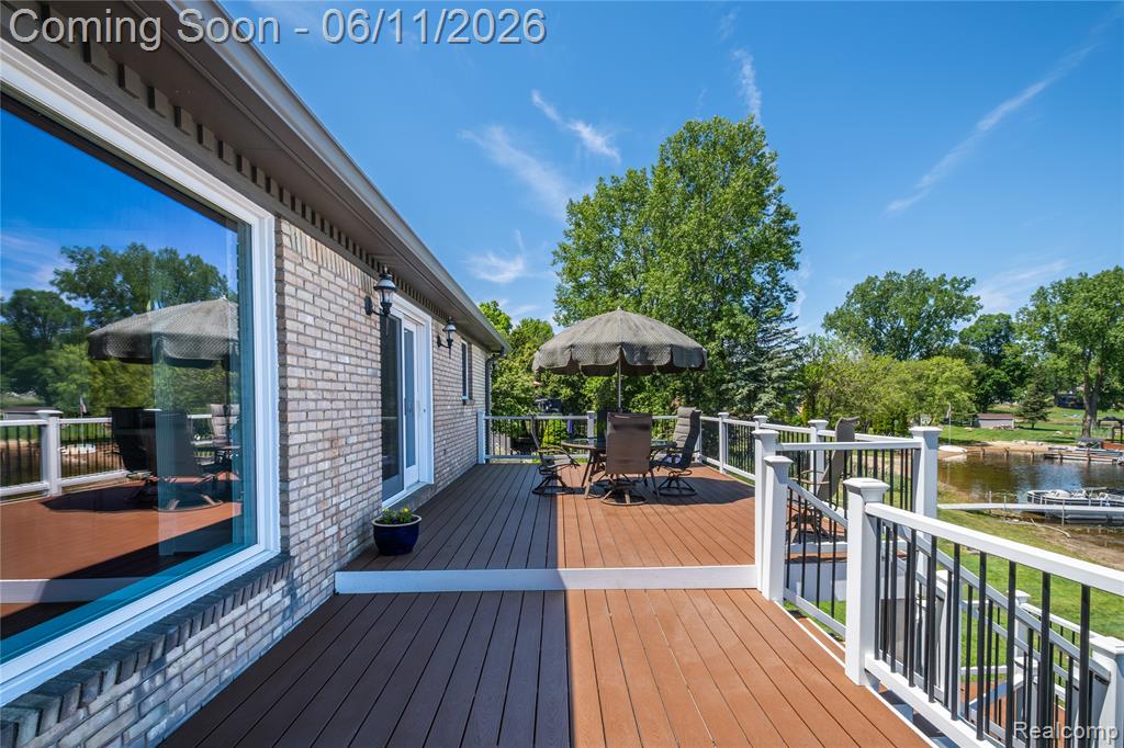 1154 Lake Valley Drive, Fenton, MI 48430 — Photo 54