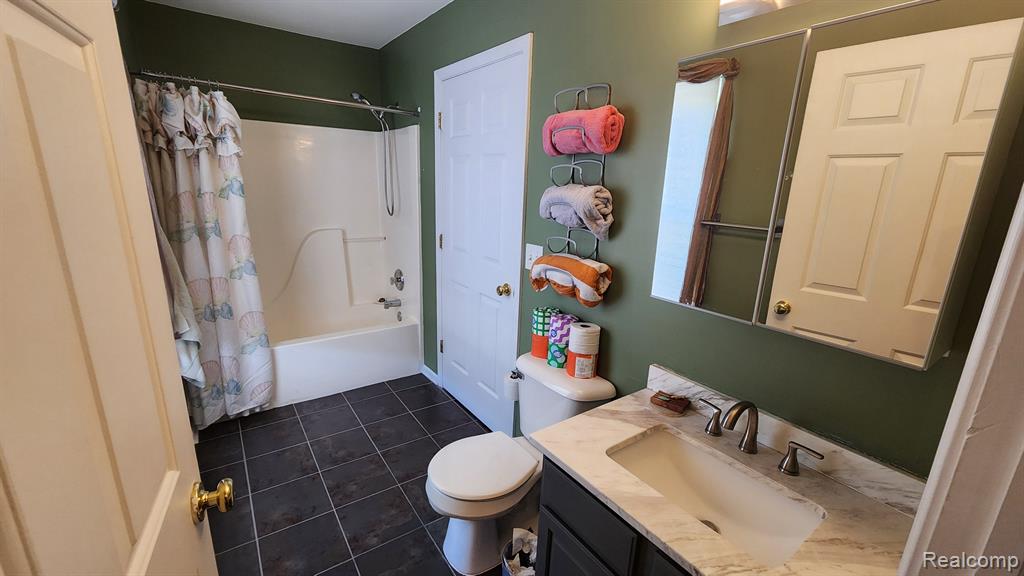 870 LOTHROP Road, Detroit, MI 48202 — Photo 19