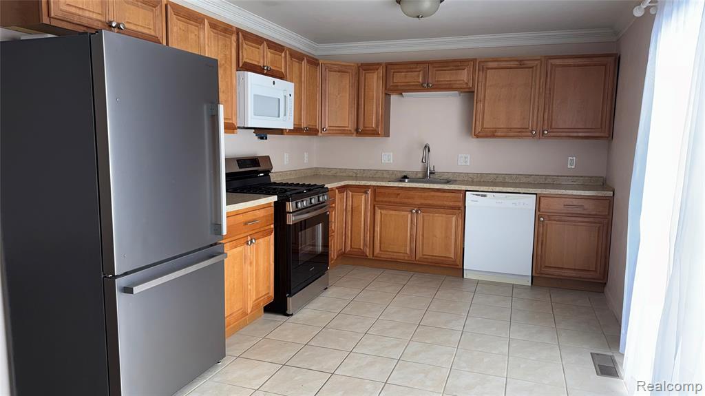 474 Fox Hills Drive N, Bloomfield Hills, MI 48304 — Photo 2