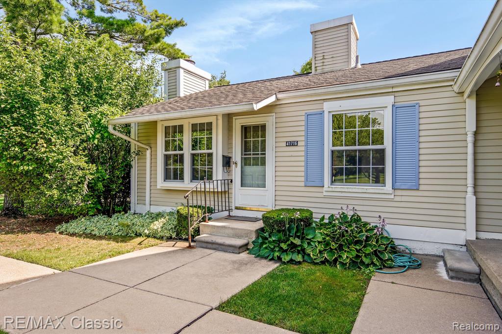 41716 ONAWAY Drive, Northville, MI 48167 — Photo 3
