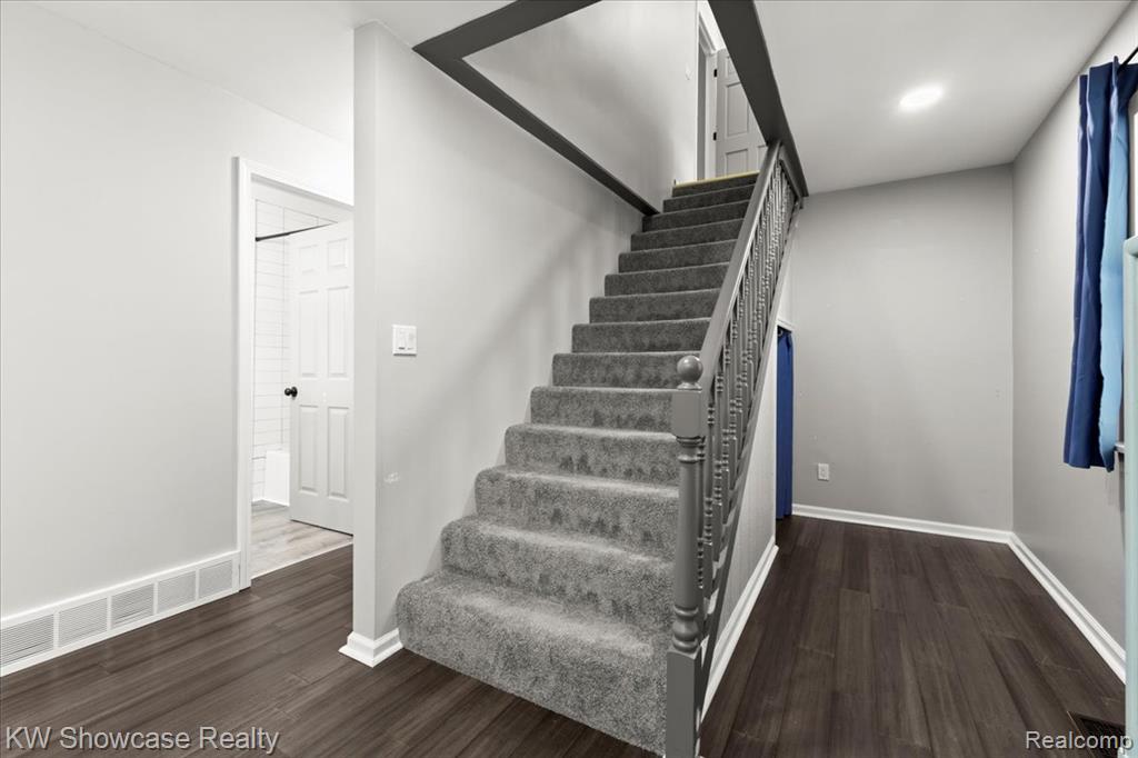 5971 Farley Road, Clarkston, MI — Photo 24