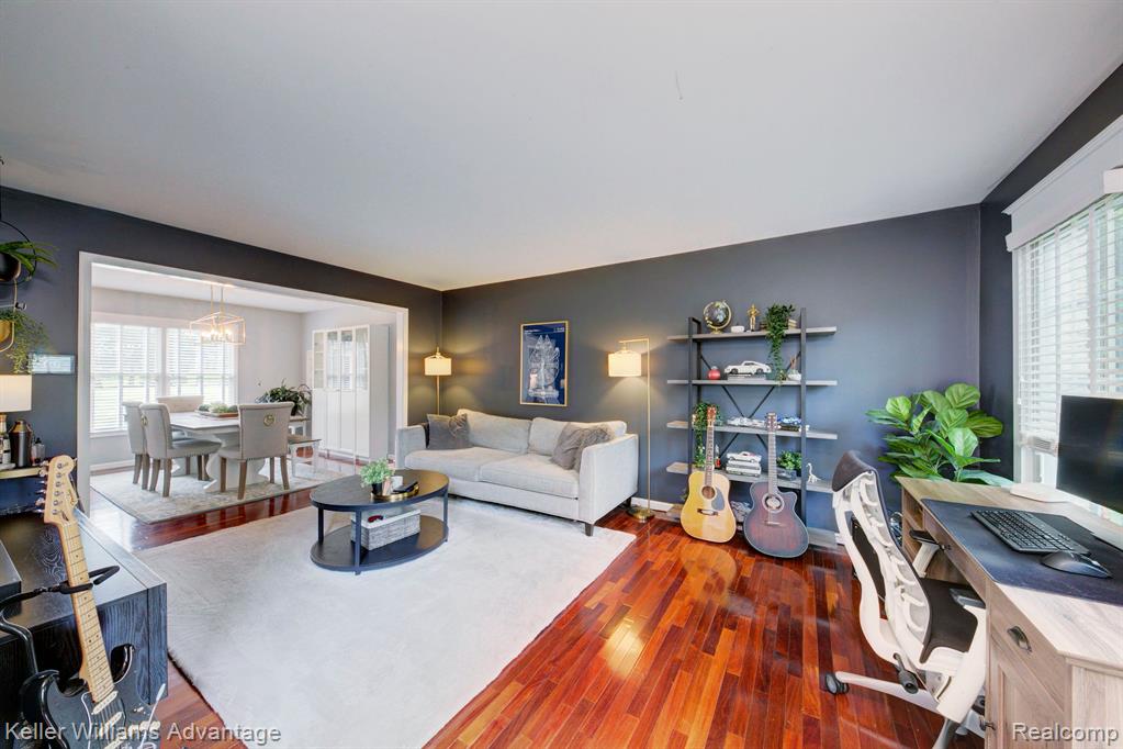 47694 EDINBURGH Drive, Plymouth, MI 48170 — Photo 8