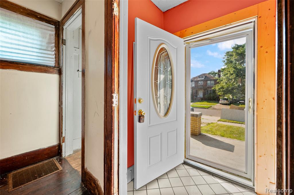 2016 Atkinson Street, Detroit, MI 48206 — Photo 4