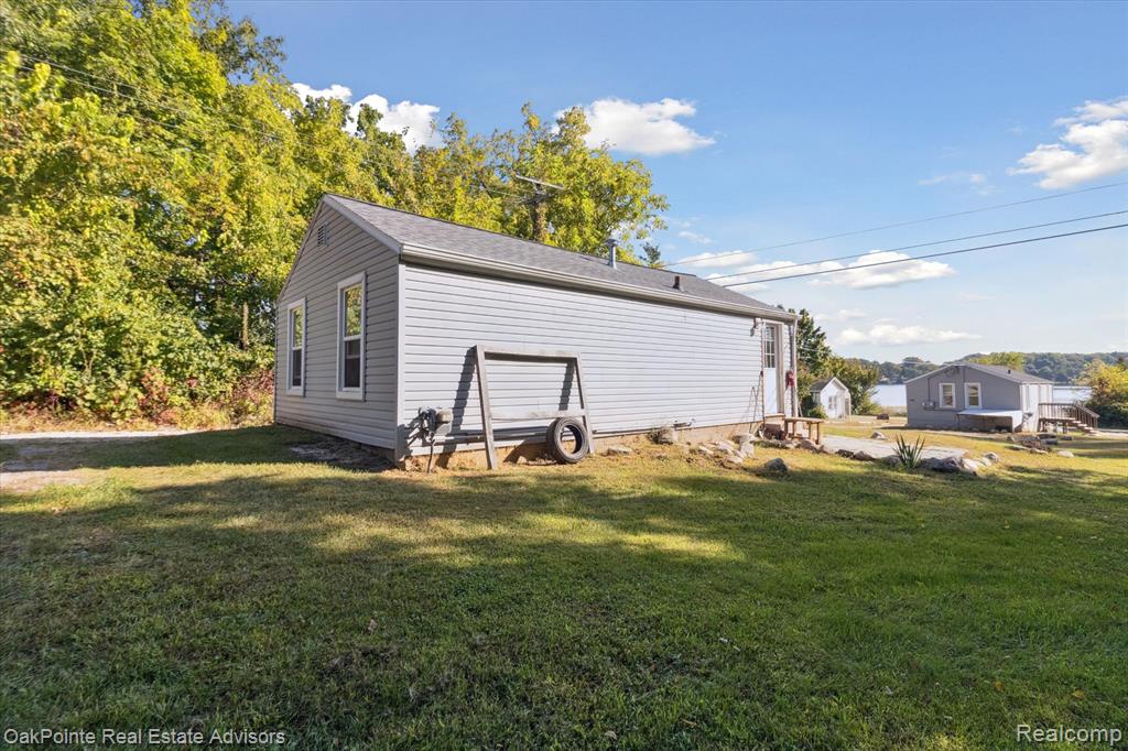 11429 Frey Court, Whitmore Lake, MI 48116 — Photo 9