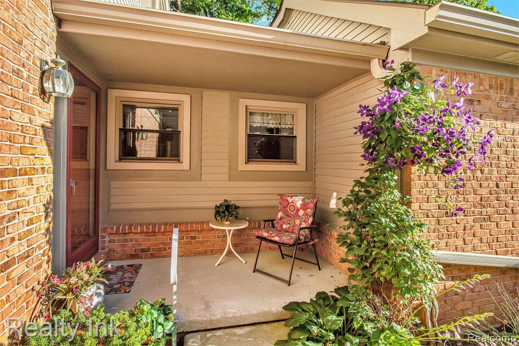808 MAPLEWOOD CT, Brighton, MI 48116 — Photo 3