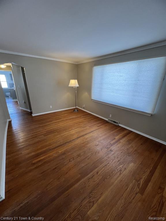 697 E ANNABELLE Avenue, Hazel Park, MI 48030 — Photo 6