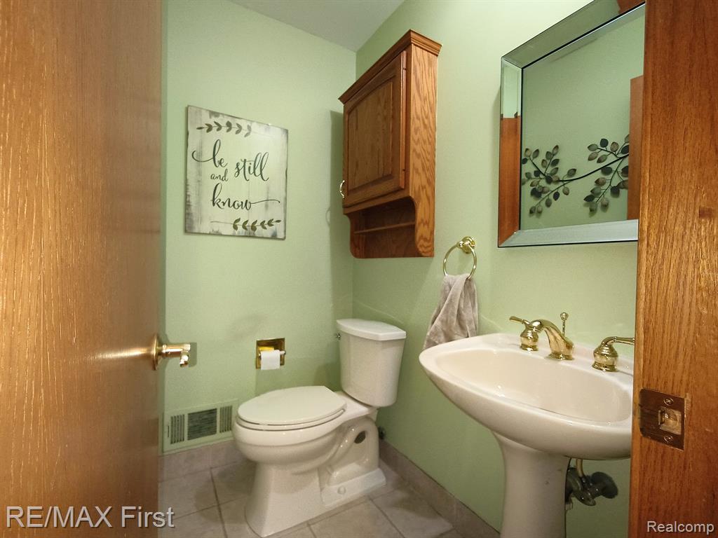 42429 Royal Lane, Clinton Twp, MI 48038 — Photo 25