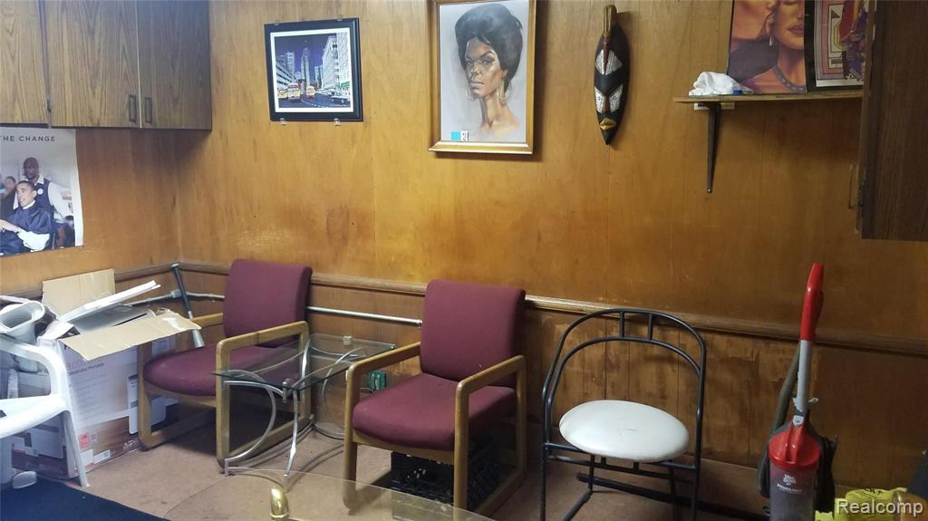 7111 E 7 MILE East Road, Detroit, MI, 48234