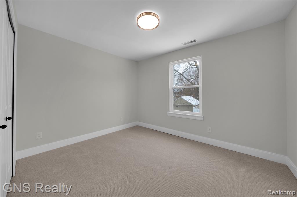718 Devillen Avenue, Royal Oak, MI 48073 — Photo 28