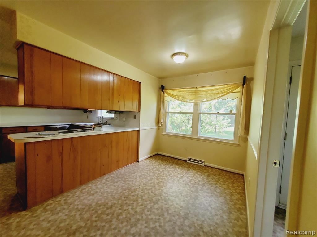 8276 Appleway Drive, Grand Blanc, MI 48439 — Photo 26