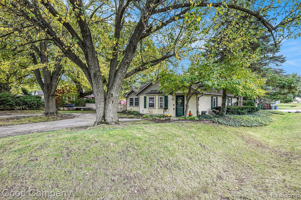 47595 Frederick Road, Shelby Twp, MI 48317 — Photo 2