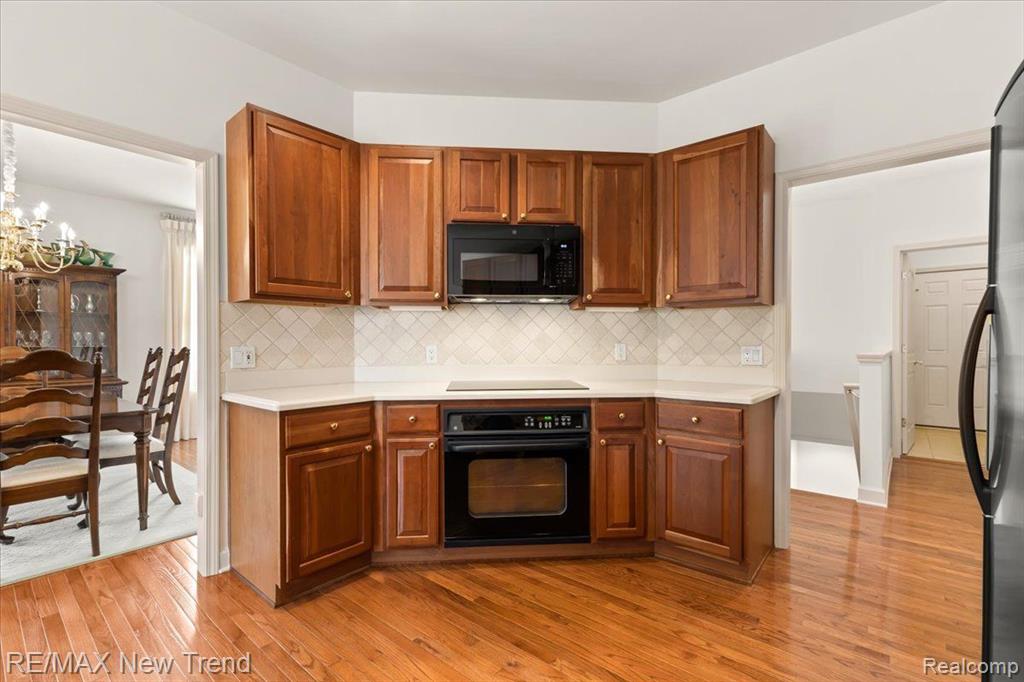 16502 CYPRESS Court, Northville, MI 48168 — Photo 12