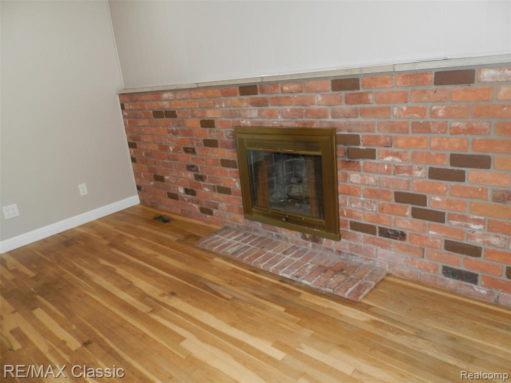 9374 PATTON Street, Livonia, MI 48150 — Photo 7