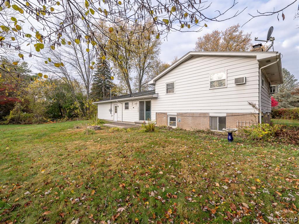 3245 Brookview Court, Adrian, MI 49221 — Photo 32