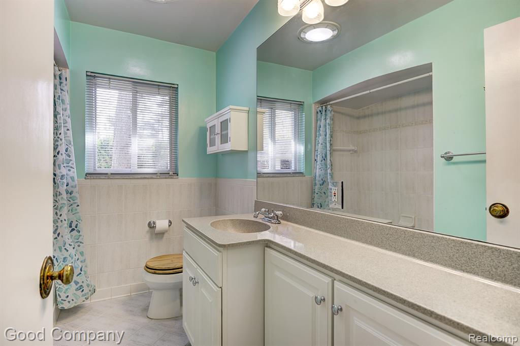 31160 E Rutland Street, Beverly Hills, MI 48025 — Photo 20