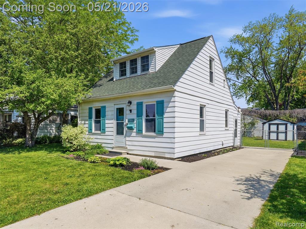 22329 Maxine Street, Saint Clair Shores, MI 48080 — Photo 2