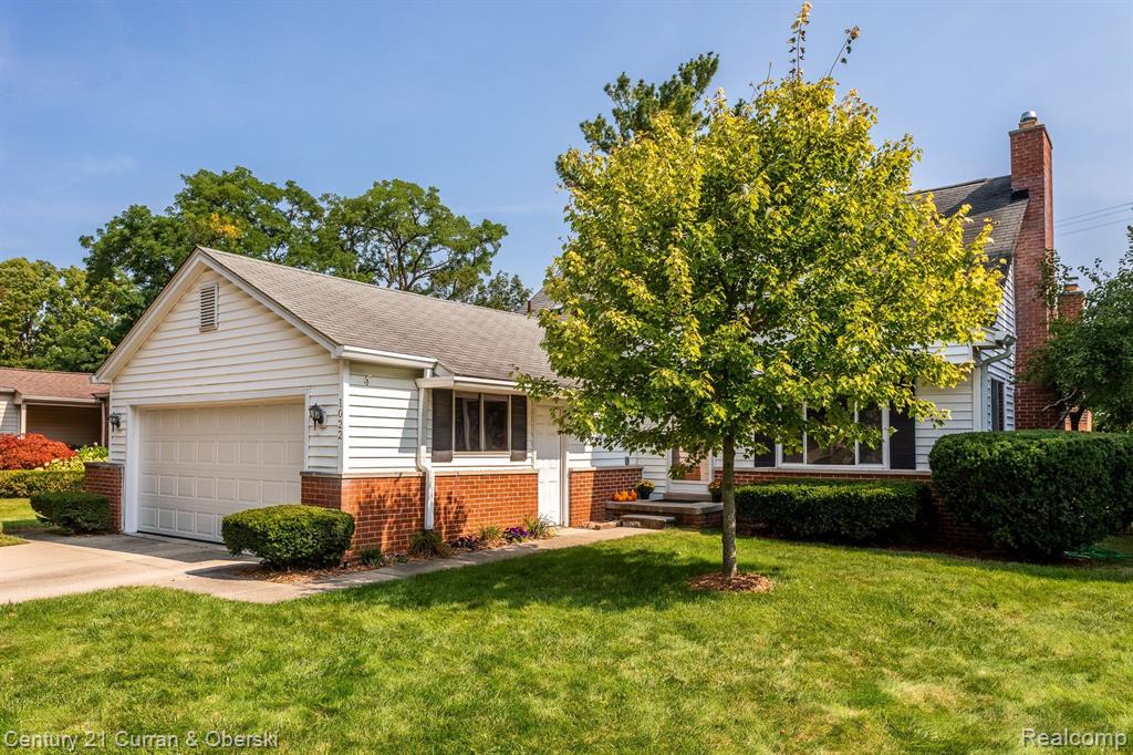 1022 CANTERBURY Street, Northville, MI 48167 — Photo 2