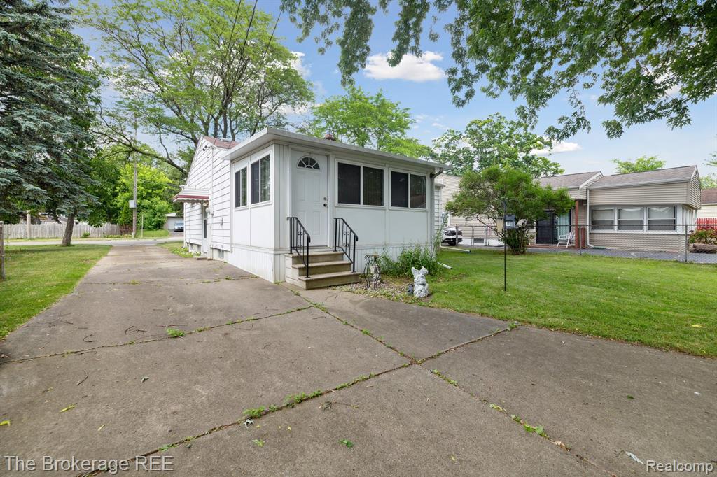 812 E Atherton Road, Flint, MI 48507 — Photo 29