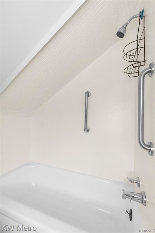 8135 REPUBLIC Avenue, Warren, MI 48089 — Photo 16