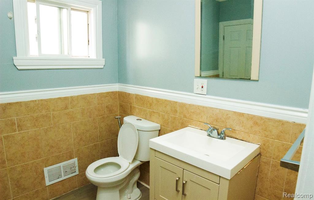 12153 McDougall Street, Hamtramck, MI 48212 — Photo 10