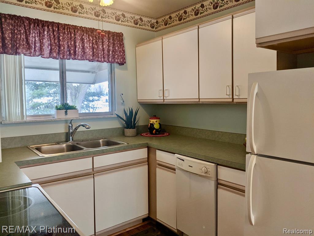 6010 Alan Drive, 30, Brighton, MI 48116 — Photo 17