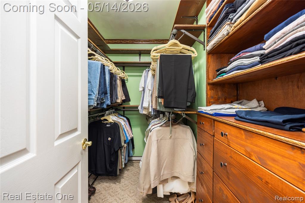 865 Drakeshire Drive, Commerce Twp, MI 48390 — Photo 48