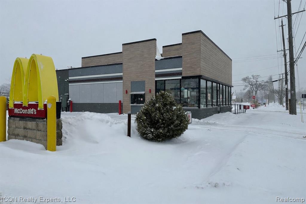 1235 W 14 Mile Road