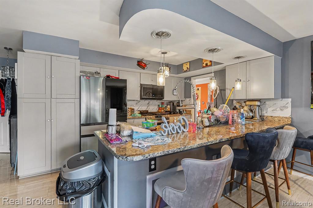 19115 Old Homestead Drive, Harper Woods, MI 48225 — Photo 9